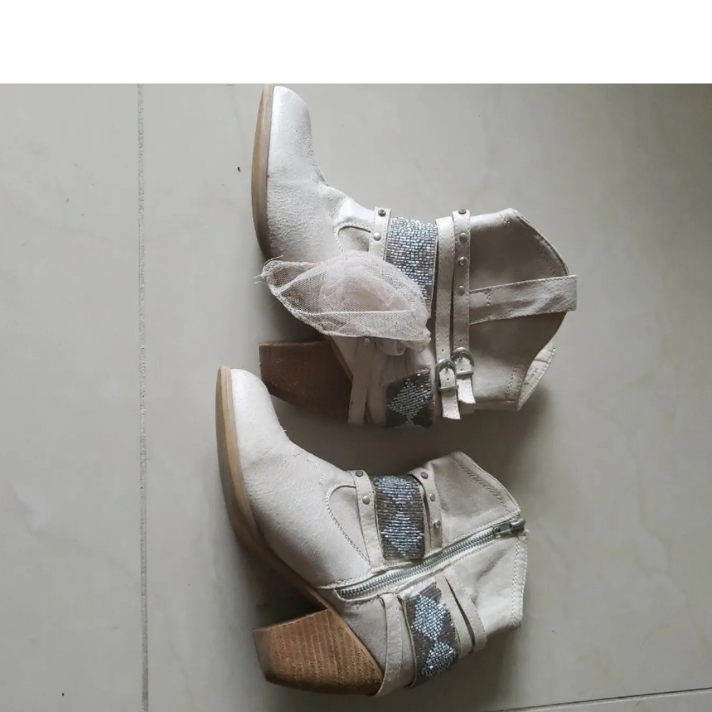 Hot rated women Bootie suede Beige Size 9